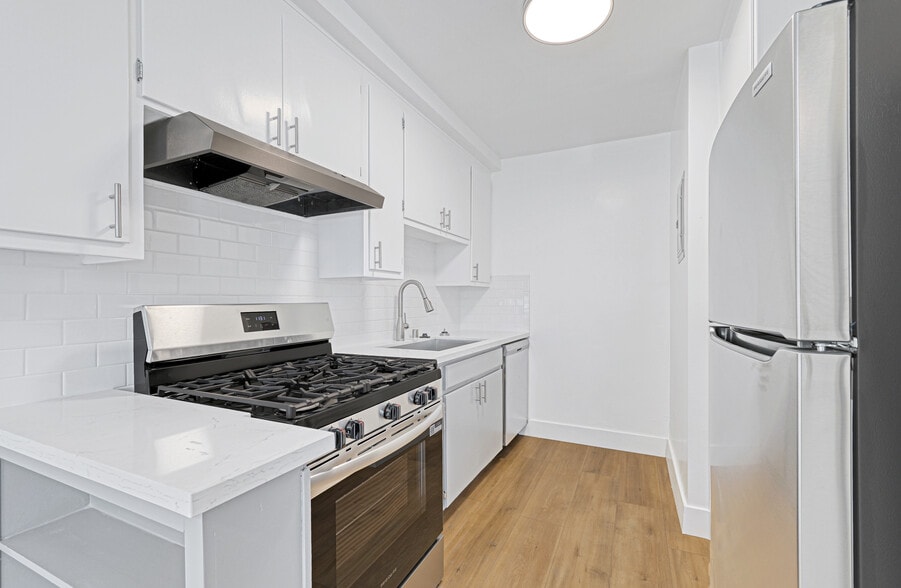 More Photos Of 6615 Franklin Ave, Los Angeles Apartments For Sale