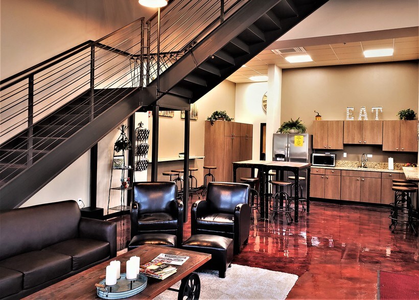 More Photos Of 8052-8072 S Grant Way, Littleton Warehouse For Sale