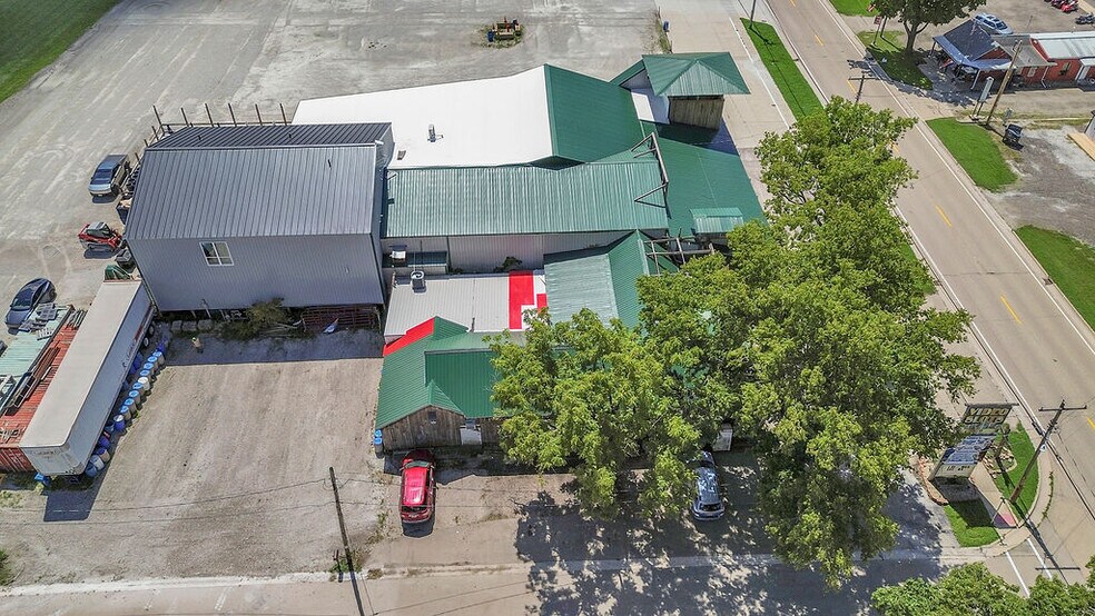 More Photos Of 602 Clark St, Utica Restaurant For Sale