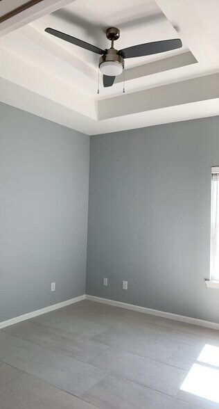 More Photos Of 800 W Sunset Valley St, Alton Apartments For Sale