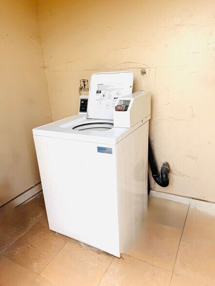 More Photos Of 1967 Linn Ln, Las Vegas Multifamily For Sale