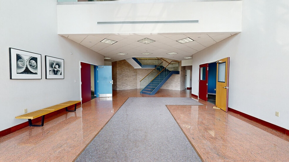 Primary Photo Of 2 Gateway Blvd, East Granby Office For Lease