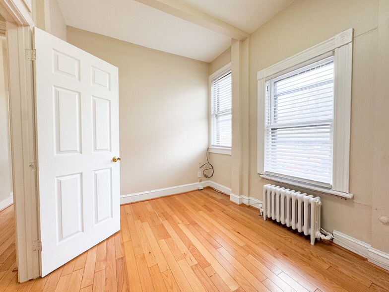 More Photos Of 79 Trumbull St, New Haven Apartments For Sale