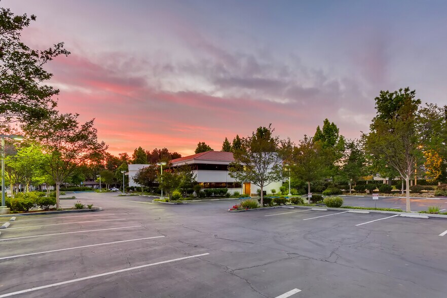 More Photos Of 1220 La Venta Dr, Westlake Village Medical For Lease