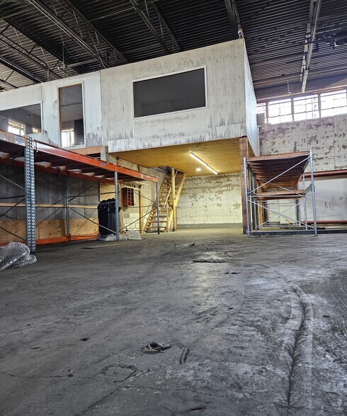 More Photos Of 54-08 46th St, Maspeth Warehouse For Lease