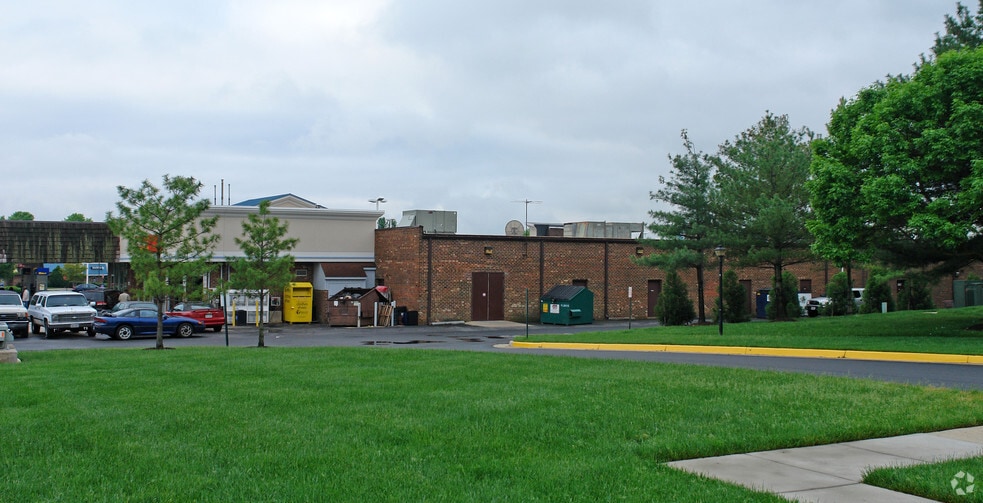 More Photos Of 8040-8094 Rolling Rd, Springfield Unknown For Lease