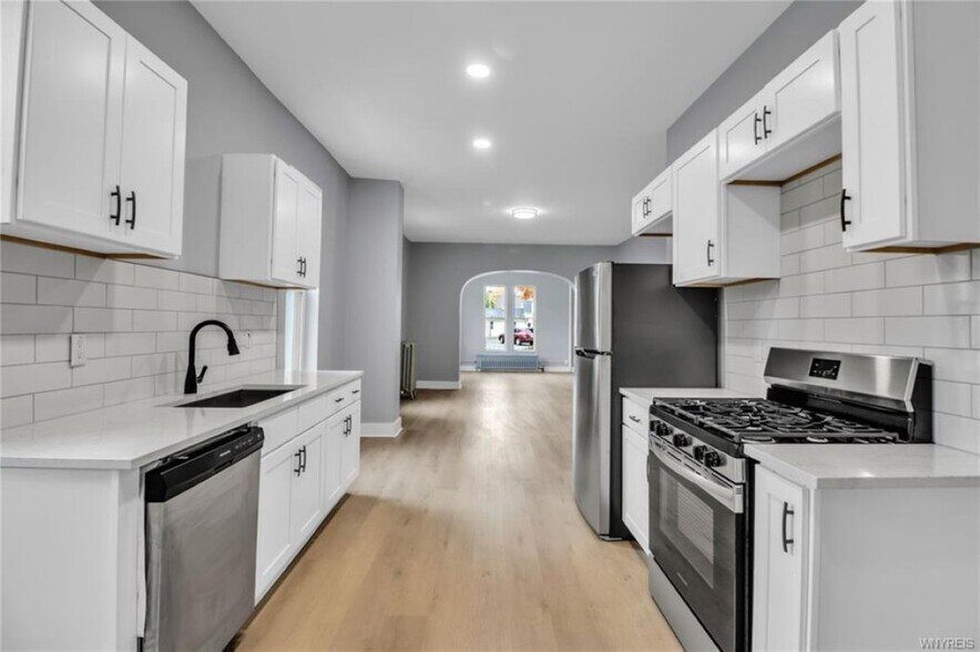 More Photos Of 49 William St, Tonawanda Apartments For Sale