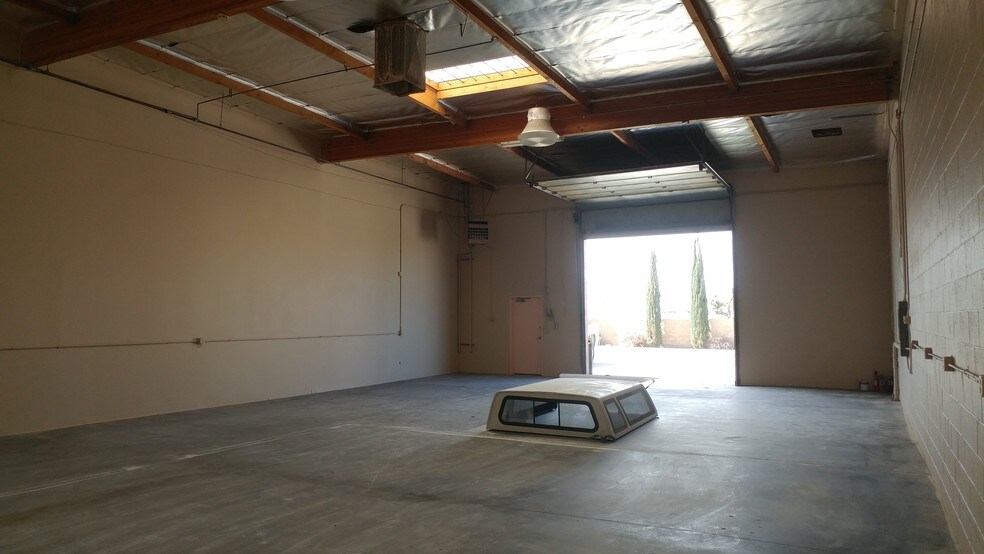 More Photos Of 42301-42325 10th St W, Lancaster General Retail For Sale