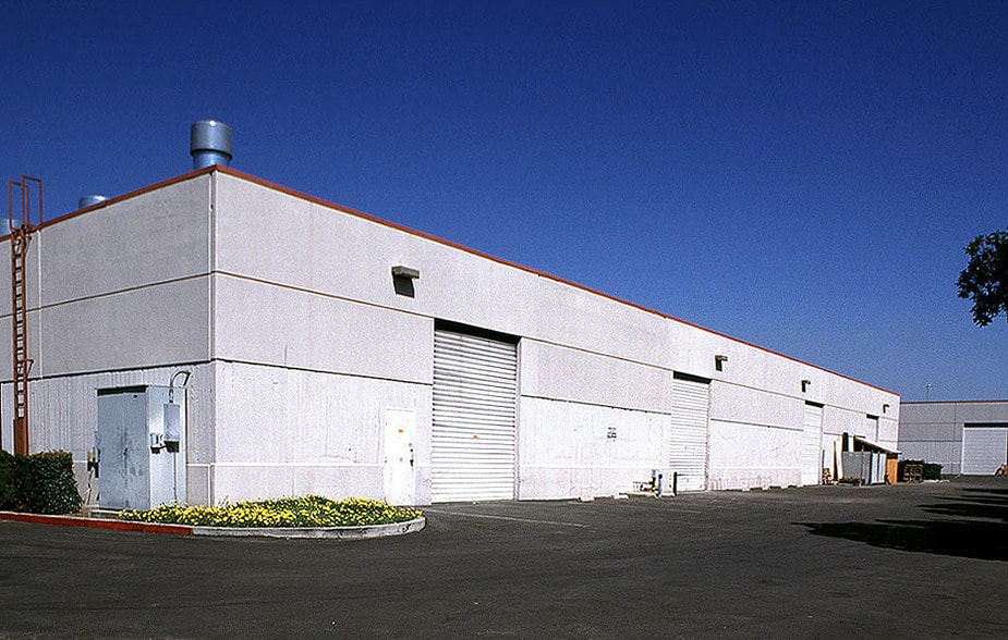 More Photos Of 394 Umbarger Rd, San Jose Warehouse For Lease