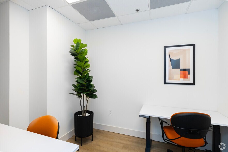 More Photos Of 6698 68th Ave N, Pinellas Park Coworking Space