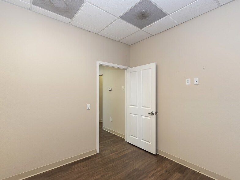 More Photos Of 35400 Bob Hope Dr, Rancho Mirage Medical For Sale