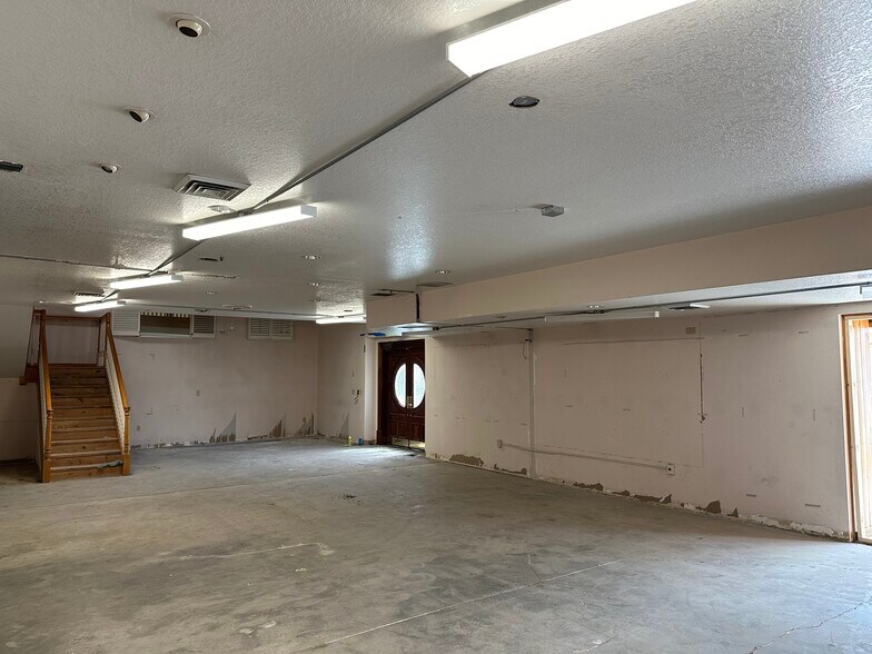 More Photos Of 5056 Angola Rd, Toledo Manufacturing For Lease