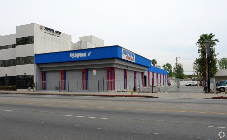 More Photos Of 8126 Van Nuys Blvd, Van Nuys Freestanding For Lease