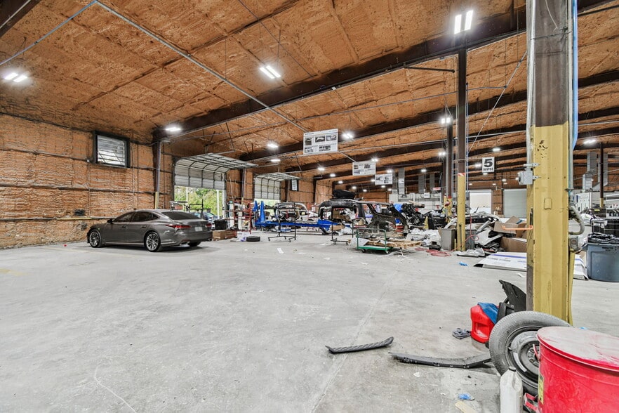 More Photos Of 4811 W Sligh Ave, Tampa Warehouse For Sale