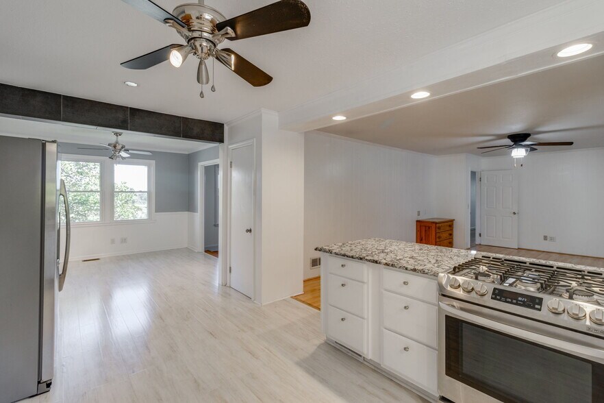 More Photos Of 161 Chapin Rd, Chapin Loft Creative Space For Sale