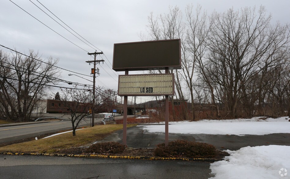 More Photos Of 117 Oakdale Rd, Johnson City Storefront Retail Office For Lease