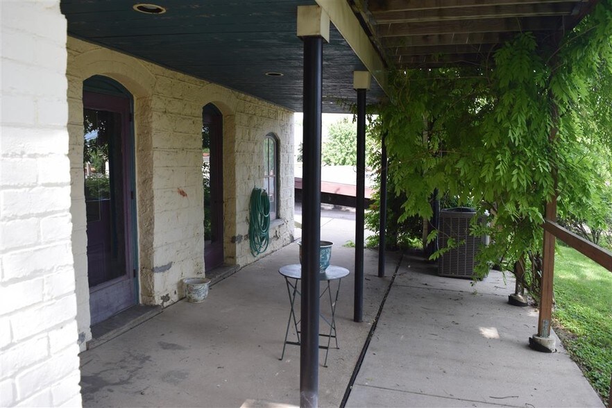 More Photos Of 138 1st St, Baraboo Office For Sale