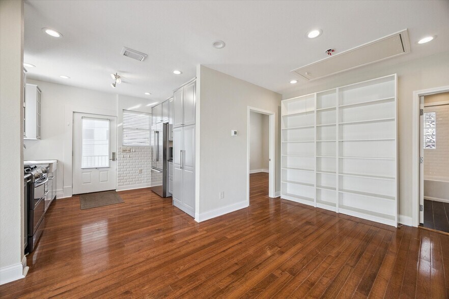 More Photos Of 1220 W Gray St, Houston Apartments For Sale