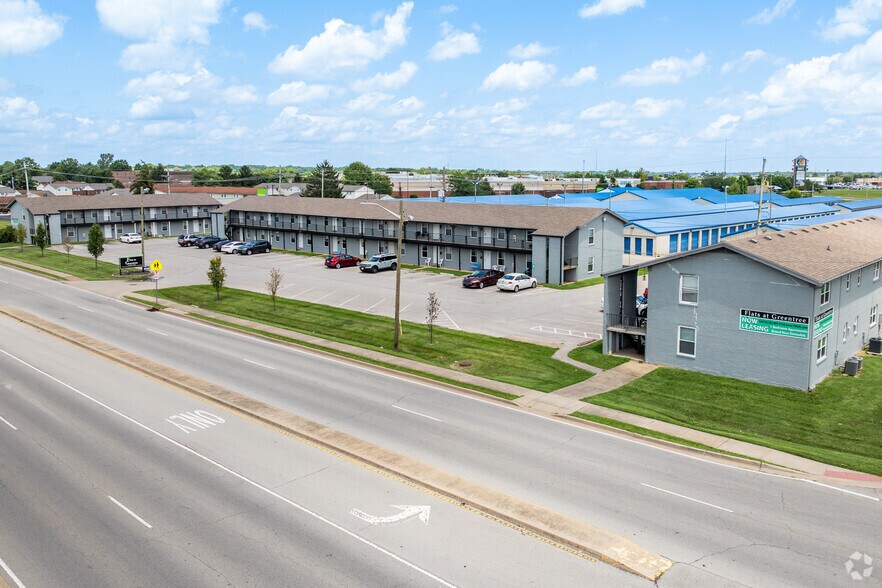 More Photos Of 1630-1634 Greentree Blvd, Clarksville Apartments For Sale