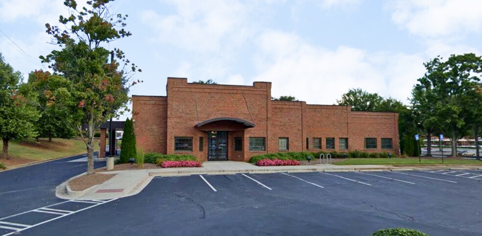 Primary Photo Of 3953 Lavista Rd, Tucker Bank For Lease