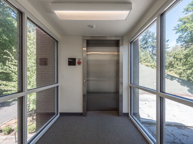 More Photos Of 2640 NW Alexandra Ave, Portland Specialty For Sale