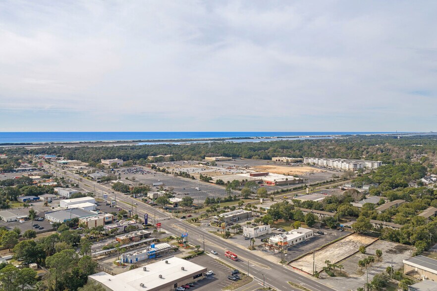 More Photos Of 480 Mary Esther Blvd NW, Fort Walton Beach Restaurant For Sale