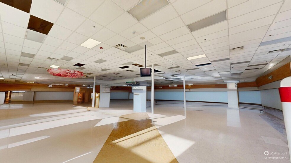 More Photos Of 14941 South Ave, Columbiana General Retail For Sale