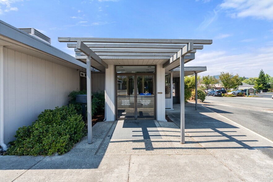 Primary Photo Of 125 NE Manzanita Ave, Grants Pass Medical For Sale