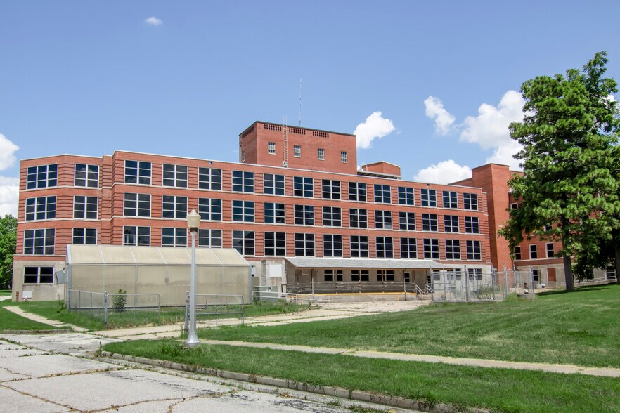 More Photos Of 600 N Main St, Mount Vernon Congregate Senior Housing For Sale