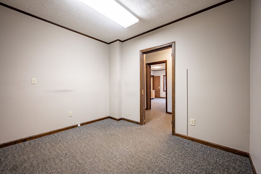 More Photos Of 814 E Washington St, Greencastle Medical For Sale