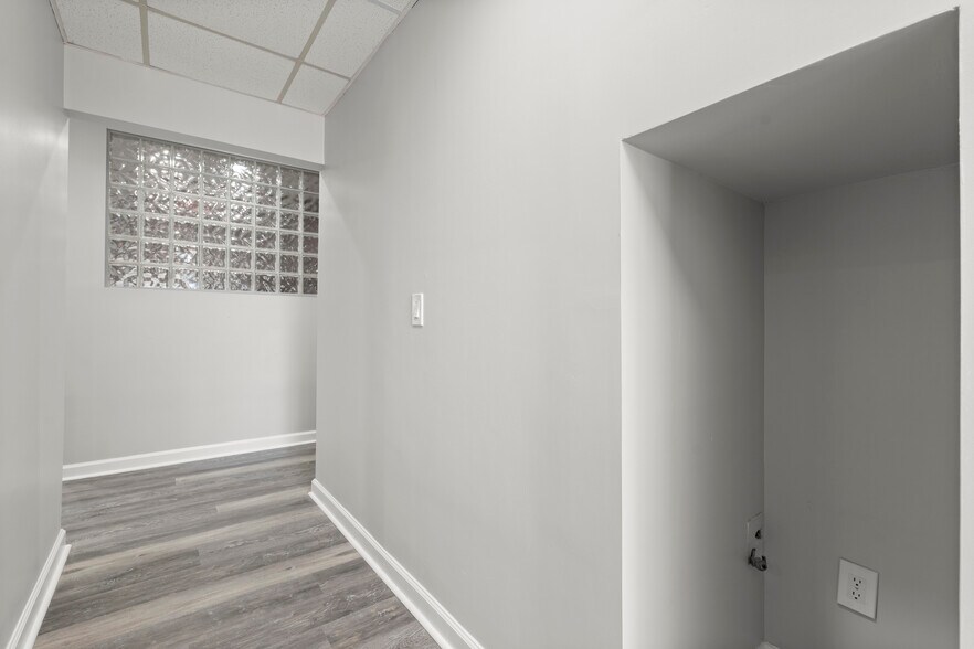 More Photos Of 203 Rio Cir, Decatur Light Distribution For Lease