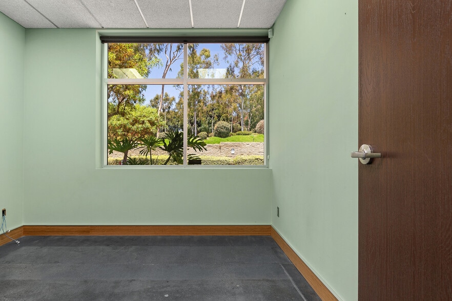 More Photos Of 1225 Puerta del Sol, San Clemente Light Manufacturing For Lease