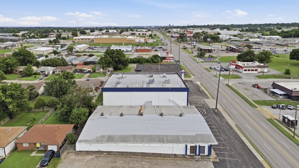 More Photos Of 851 S Sheridan Rd, Tulsa Freestanding For Sale