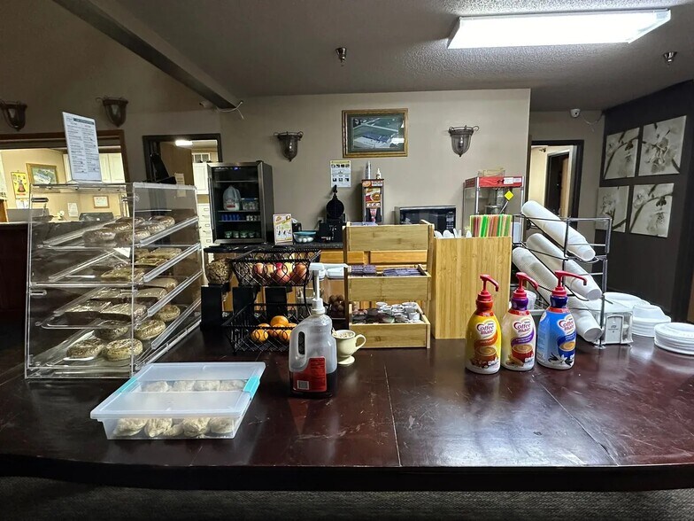 More Photos Of 288 US Highway 14 W, De Smet Hotel For Sale