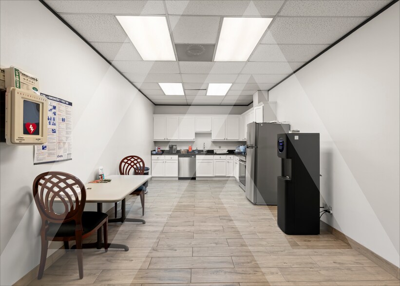 More Photos Of 8401 W Monroe Rd, Houston Warehouse For Lease