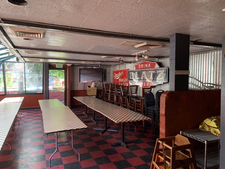 More Photos Of 395 N Rosemead Blvd, Pasadena General Retail For Lease