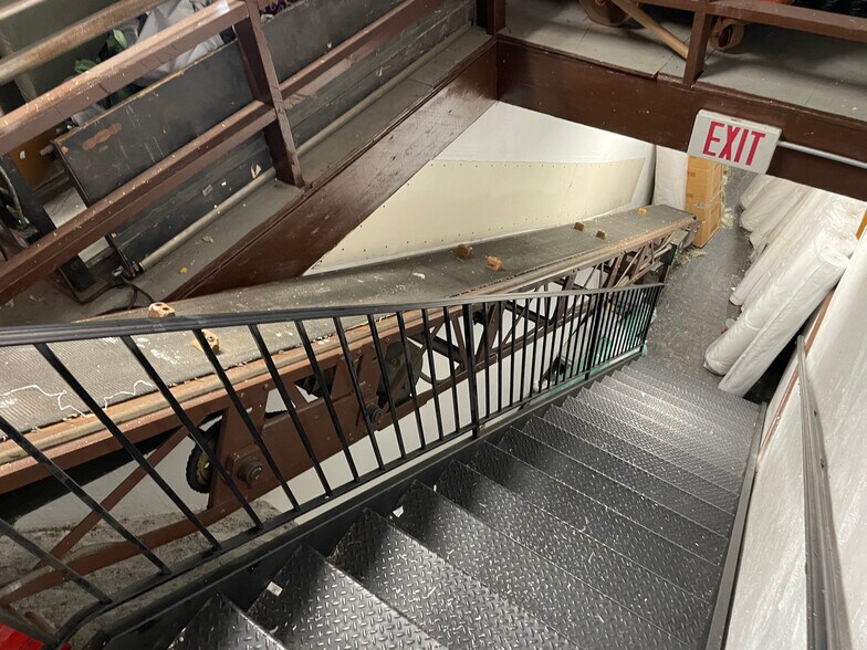More Photos Of 189 Monroe St, Passaic Warehouse For Sale