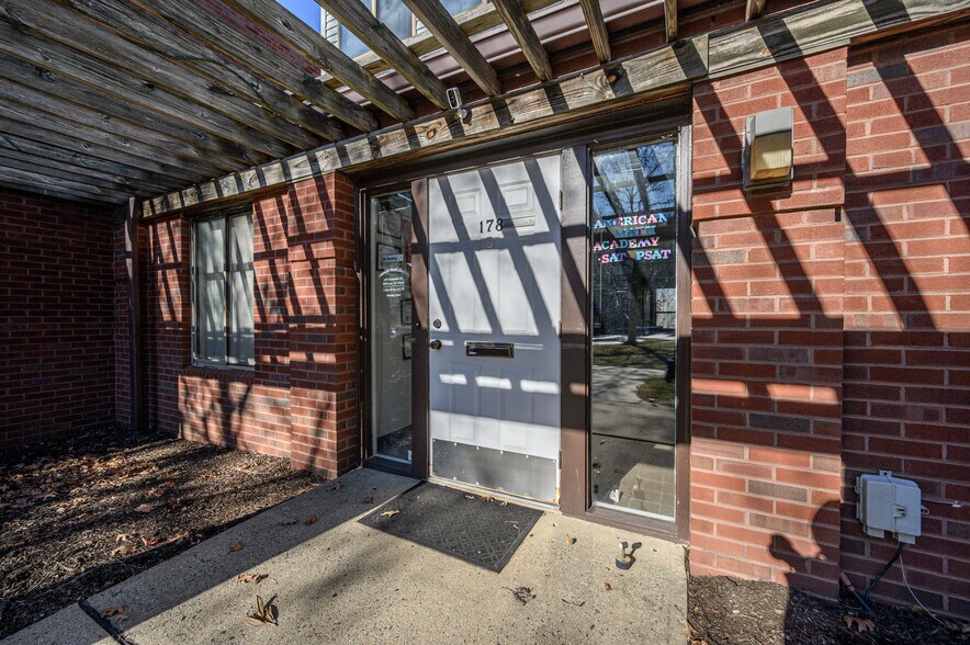 More Photos Of 178 Tamarack Cir, Skillman Office For Sale