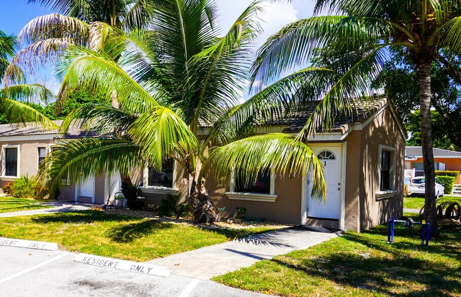 More Photos Of 413 S Ocean Blvd, Pompano Beach Apartments For Sale