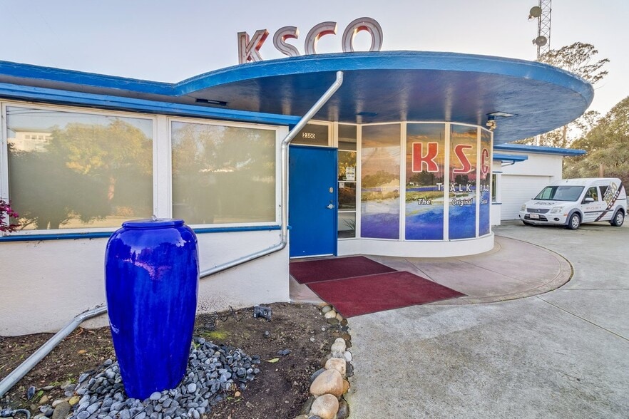 More Photos Of 2300 Portola Dr, Santa Cruz Warehouse For Sale