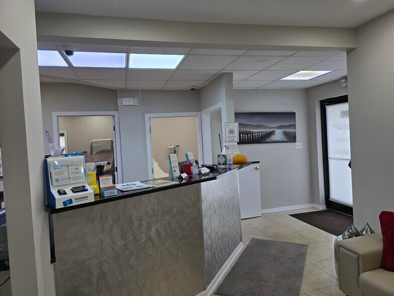 More Photos Of 9629 S Southwest Hwy, Oak Lawn Medical For Sale
