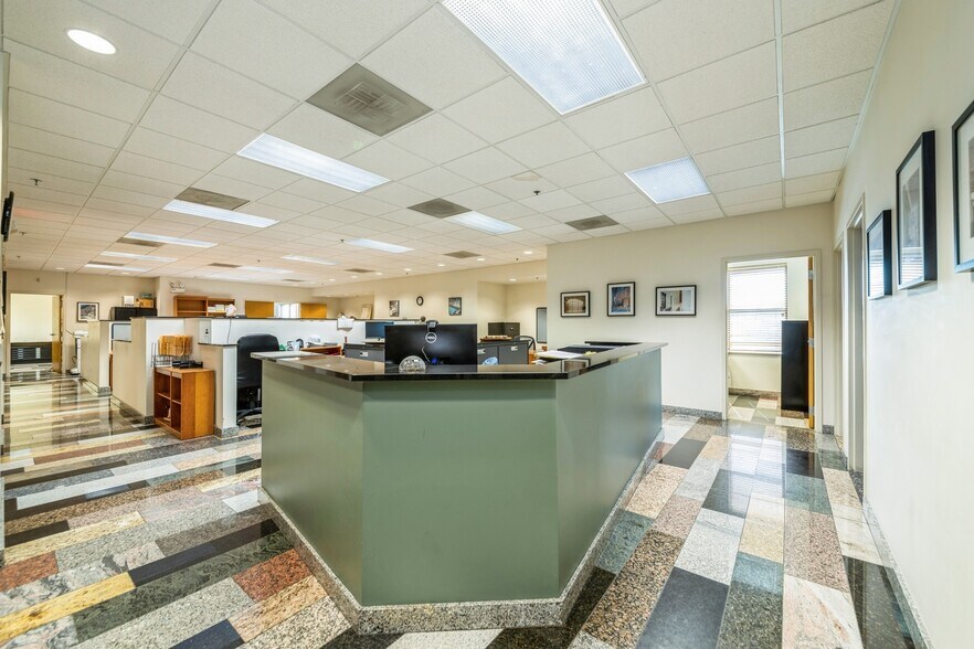 More Photos Of 598 Mitchell Rd, Glendale Heights Warehouse For Sale