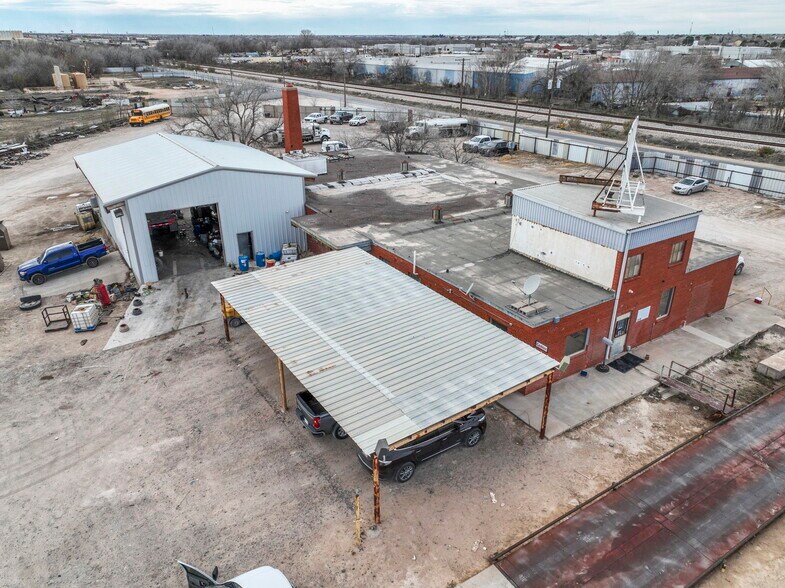 More Photos Of 2419 W Murphy St, Odessa Truck Terminal For Sale
