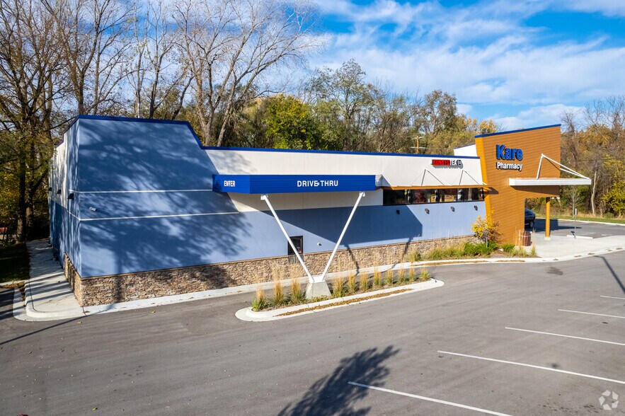 More Photos Of 2500 S 4th St, Leavenworth Drugstore For Sale