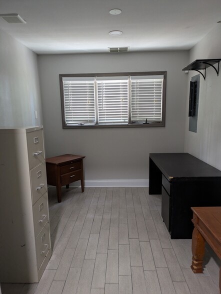 More Photos Of 5426 Crafts St, New Port Richey Office For Lease