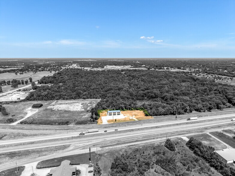 More Photos Of 410 Interstate 30 Frontage Rd., Mount Vernon General Retail For Lease