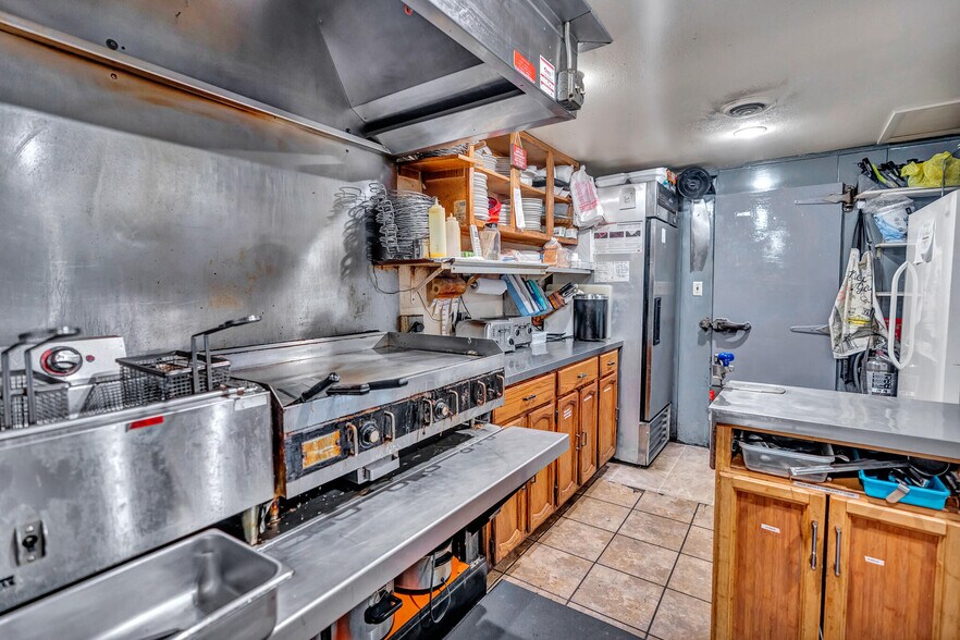 More Photos Of 1123 3rd St S, La Crosse Bar For Sale