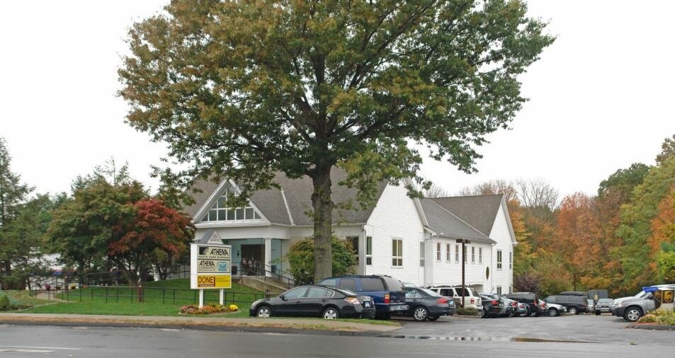 More Photos Of 300 Queen St, Southington Medical For Lease