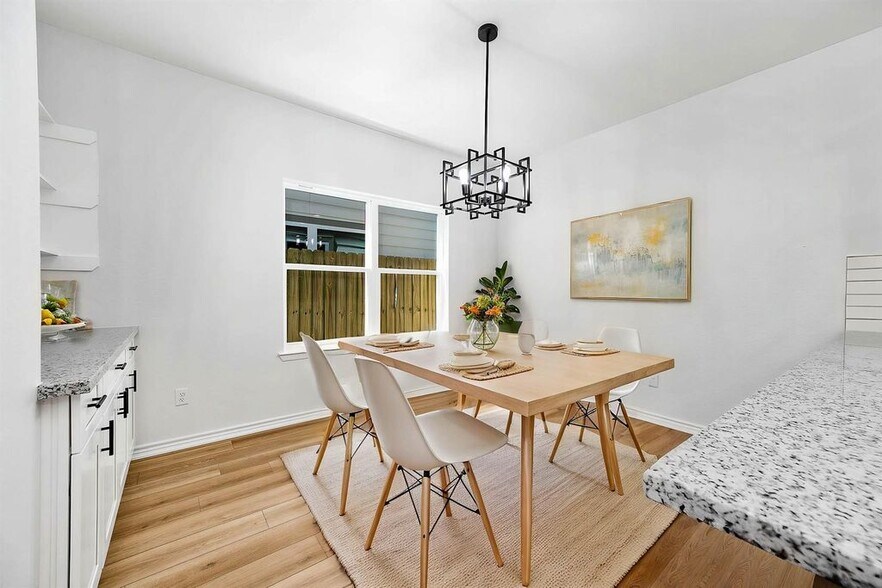 More Photos Of 2024 Hampton st, Houston Multifamily For Sale
