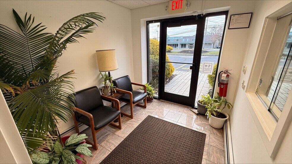 More Photos Of 450 County Rd, Cliffwood Warehouse For Lease